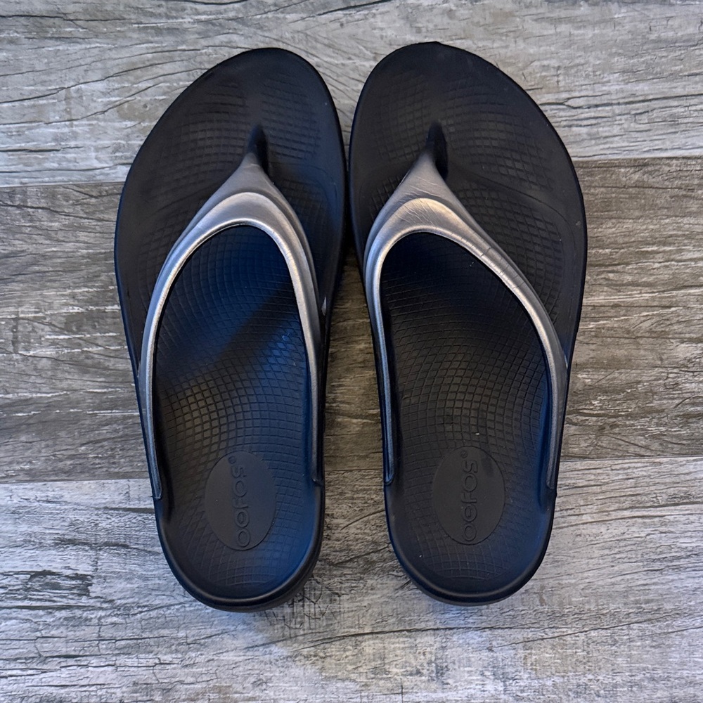 Women’s OOFOS OOala Luxe Sandals